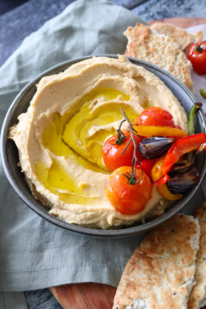 Hummus Med Bagte Grøntsager og Brød - Hjemmelavet Hummus