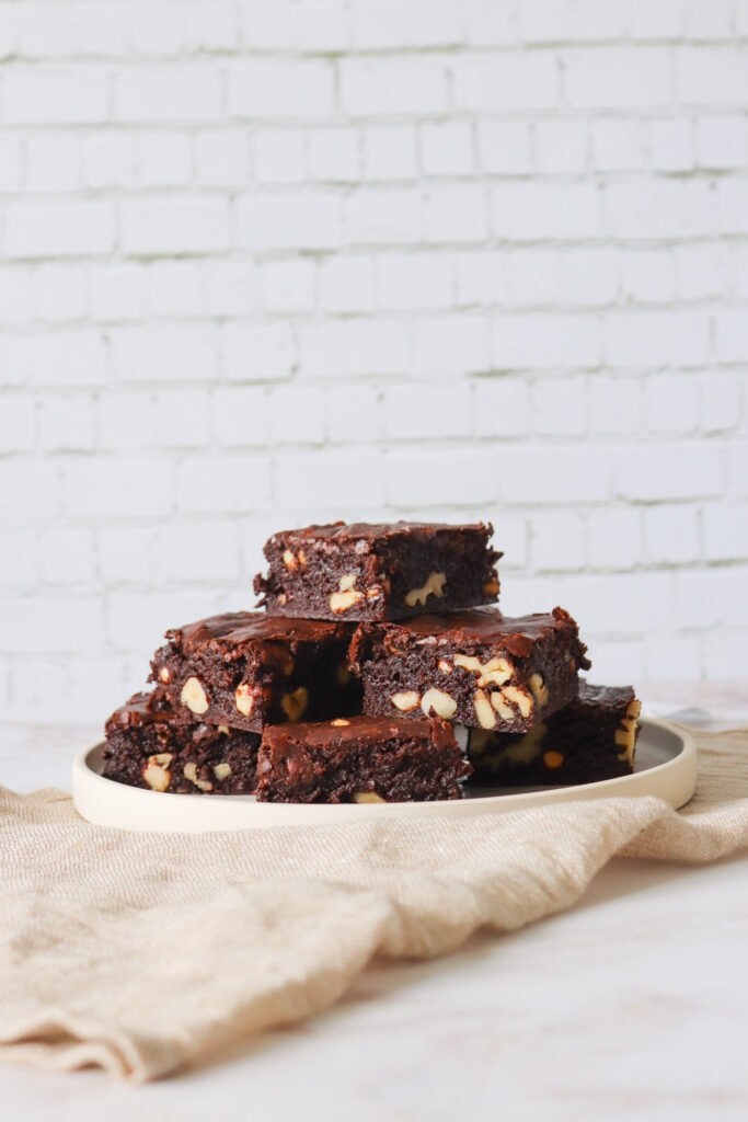 Den Bedste Brownie Med Nødder - Opskrift På Brownie