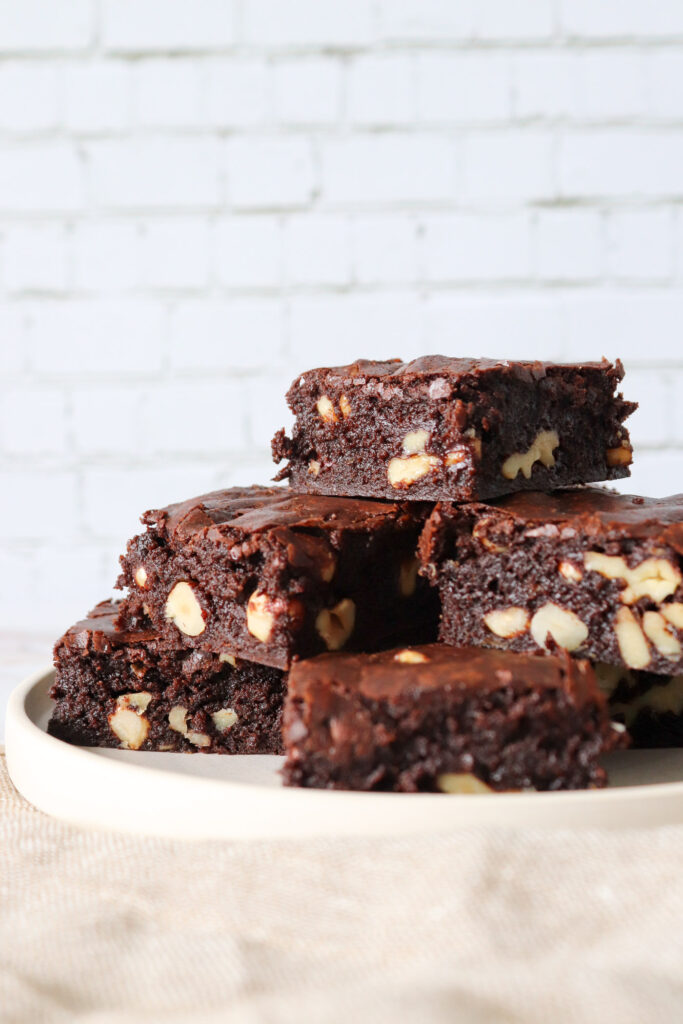 Den Bedste Brownie Med Nødder - Opskrift På Brownie