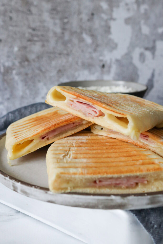 Fladbrød Som Panini Med Skinke Og Ost