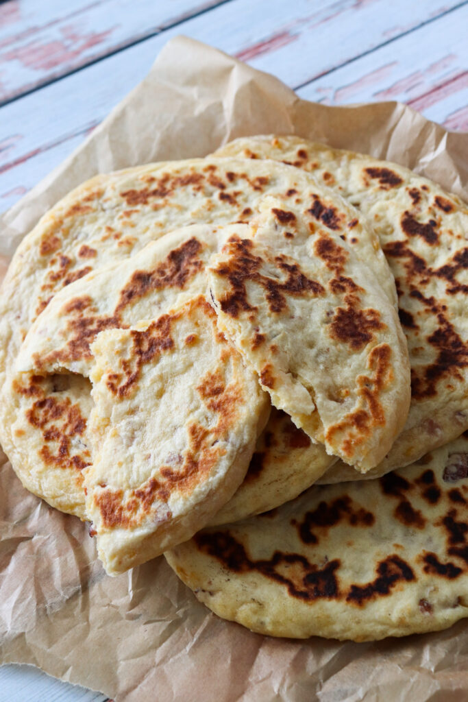 Fladbrød Med Bacon Og Cheddar - Hjemmelavet Fladbrød