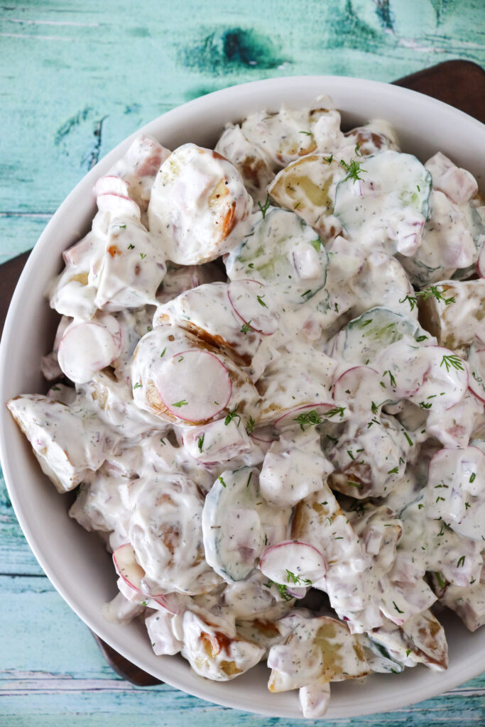 Cremet Kartoffelsalat Med Skinke, Radiser, Agurk Og Dilddressing