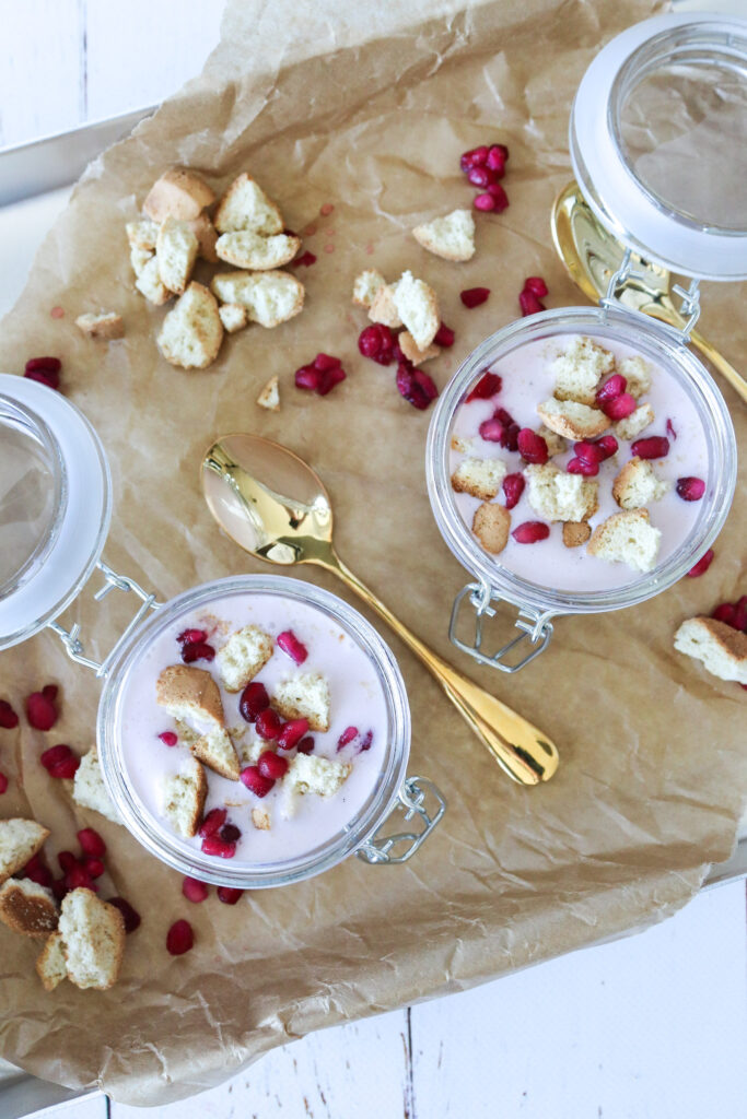 Granatæblekoldskål - Hjemmelavet Koldskål - Opskrift på Koldskål