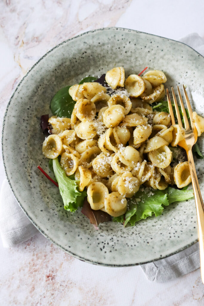 Pasta Med Pesto Og Brunet Smør - Opskrift På Lækker Pastaret