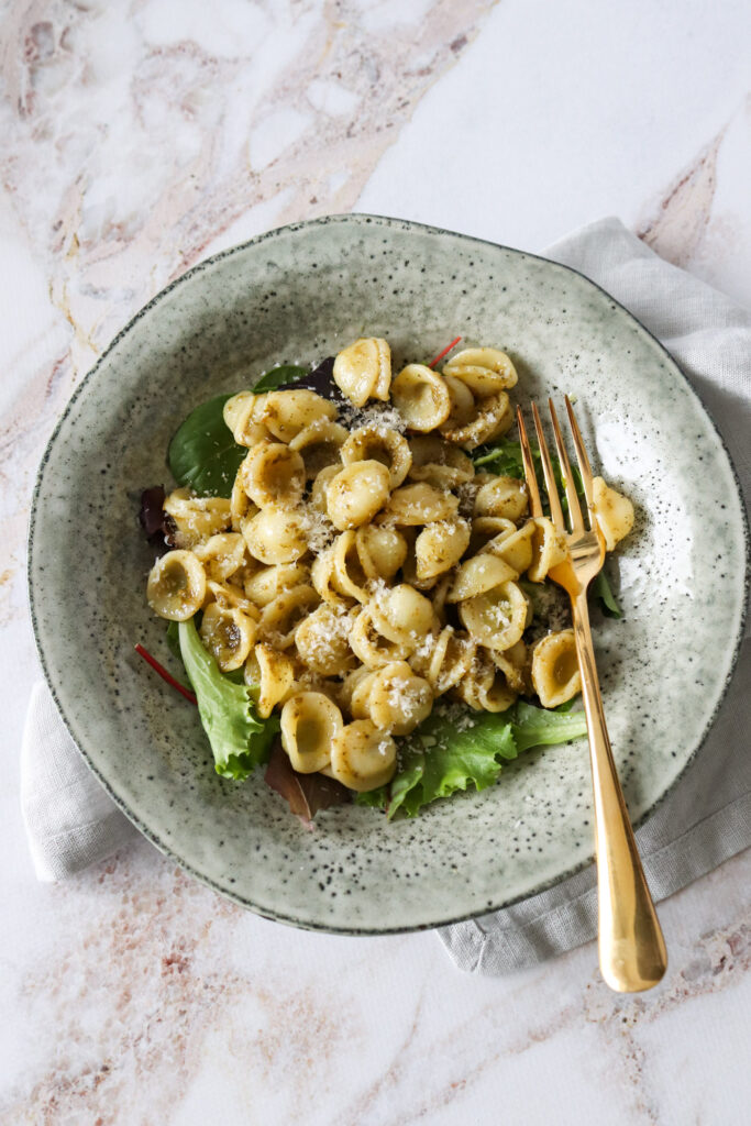 Pasta Med Pesto Og Brunet Smør - Opskrift På Lækker Pastaret