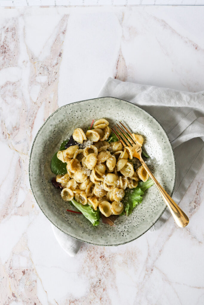 Pasta Med Pesto Og Brunet Smør - Opskrift På Lækker Pastaret