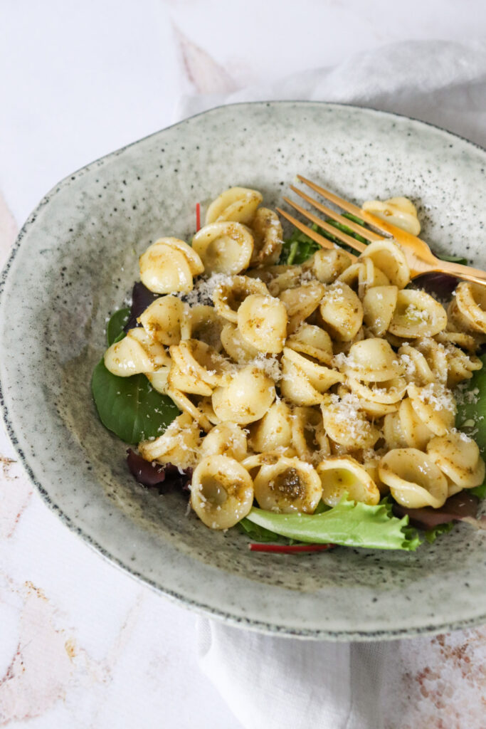 Pasta Med Pesto Og Brunet Smør - Opskrift På Lækker Pastaret