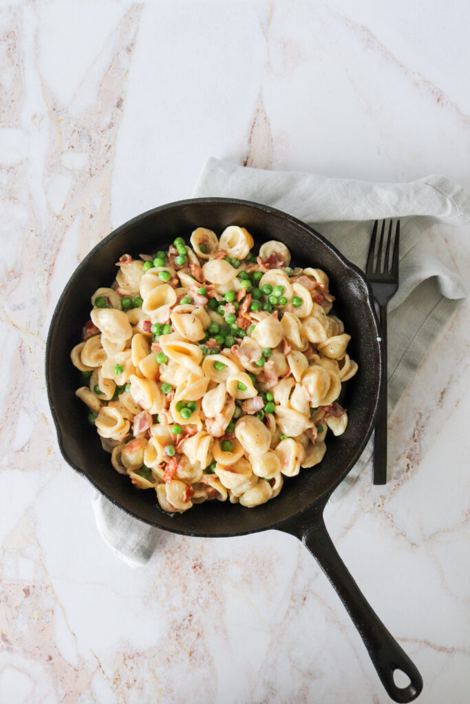 Pasta I Pikantostsauce - Pastaret Med Bacon Og Pikantost