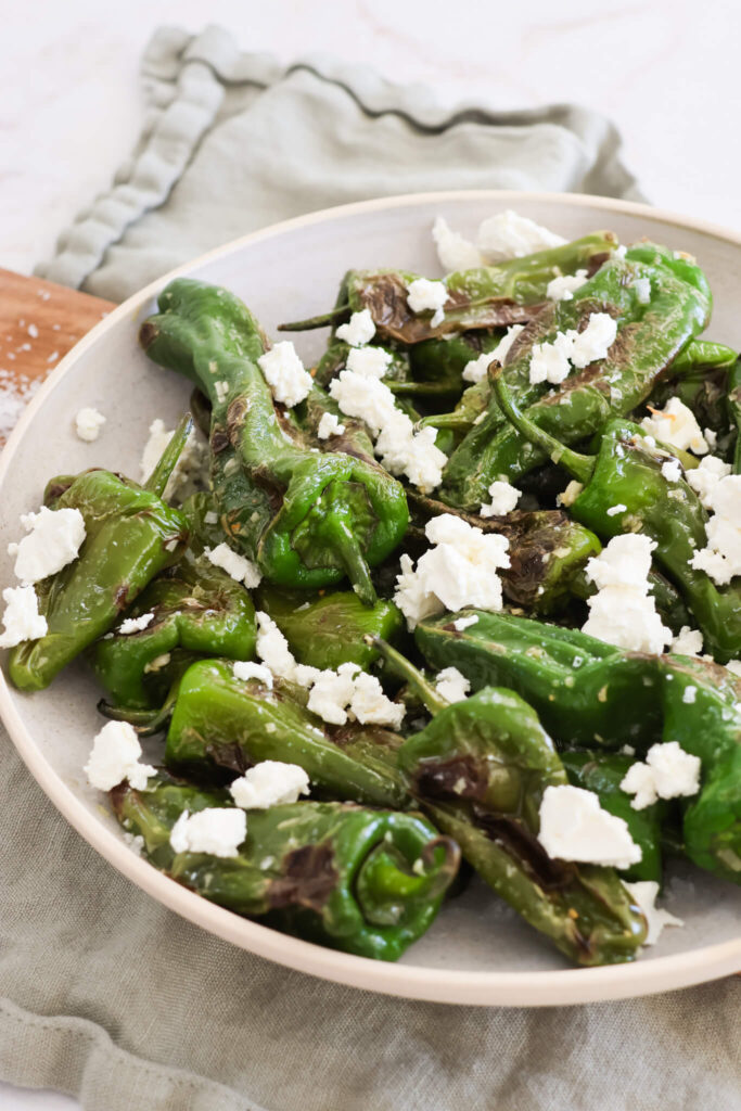Stegte padrons med feta