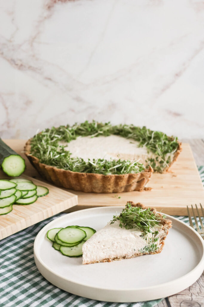 Rugbrødstærte med tunmousse