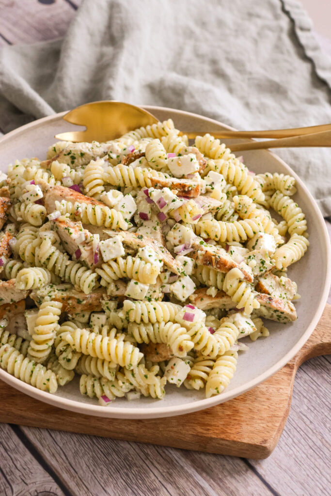 Pasta med pesto og kylling
